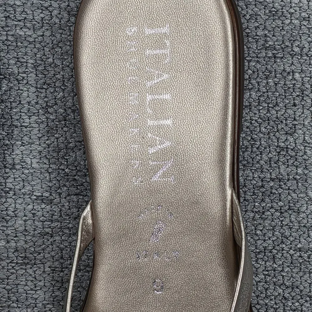 ITALIAN SHOEMAKERS RAMONI WOMEN’S METALLIC GOLD THONG SANDALS – SIZE 9 (NWOT)